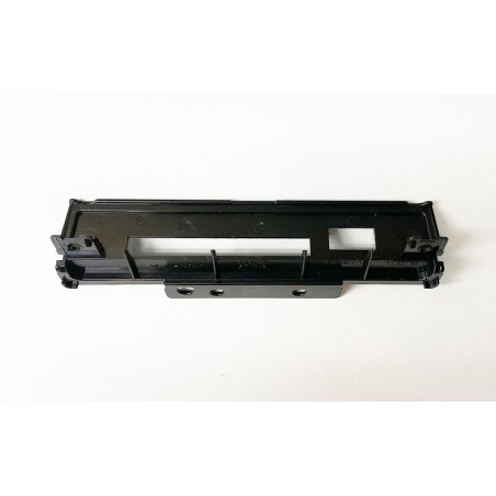 EMBELLECEDOR LATERAL MAIN (PCMCIA CARD- USB IN) PARA TELEVISOR LG 42LN5200